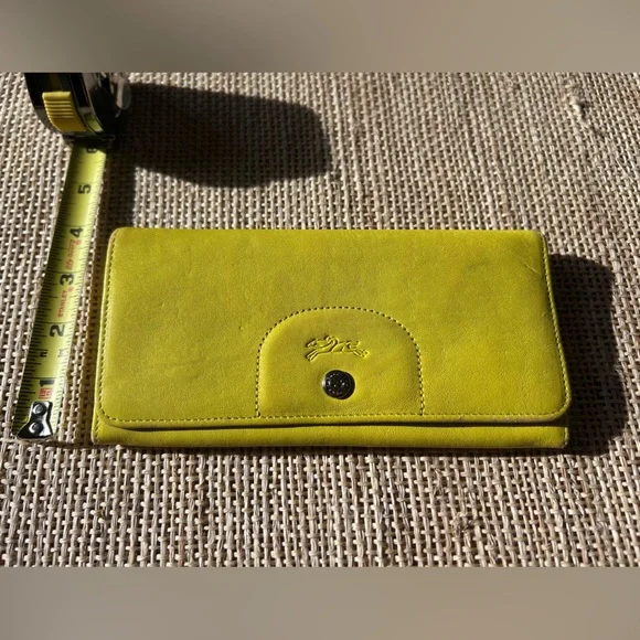 Longchamp Le Pliage Cuir Zip Around Yellow Leather Wallet. - Picture 9 of 11